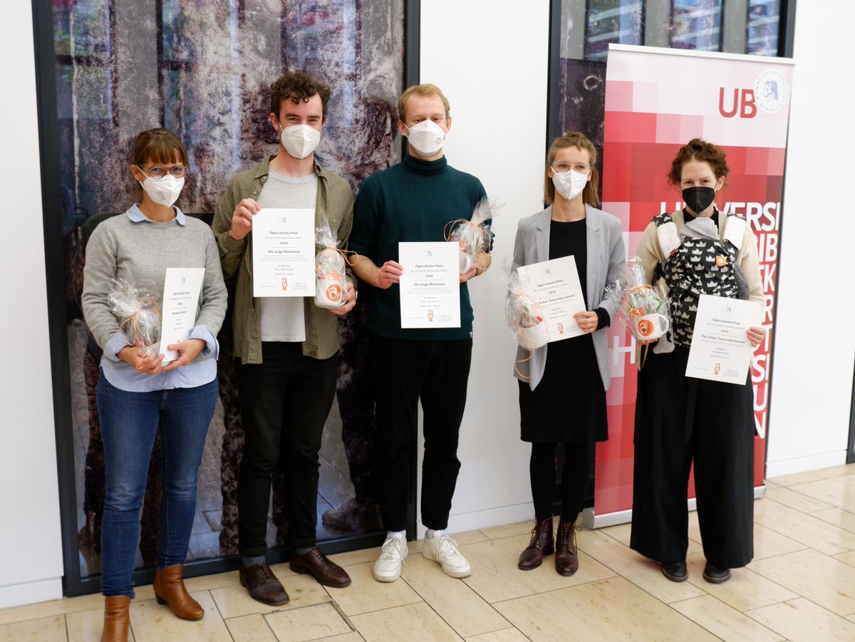 UBHumboldtUni's tweet photo. Und der #OpenAccess Preis der @HumboldtUni geht an: Dr. Constanze Baum sowie die Zeitschriften @UrbanTweeting und @jungemommsen mit ihren Herausgebenden! 🎉🎈🥳 #OpenAccess #OAweek2021 #openaccessweek2021 https://t.co/JOHYdi6Rkc