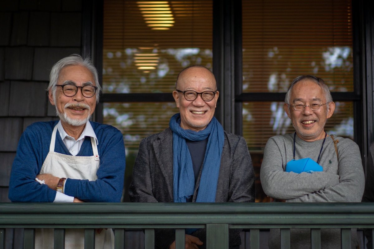 gen_ghibli's tweet photo. 📷 Hayao Miyazaki, Joe Hisaishi y Toshio Suzuki se reunieron este lunes y lo inmortalizaron en esta foto que ha compartido Studio Ghibli 🙂 https://t.co/t3RD6Z4mW5