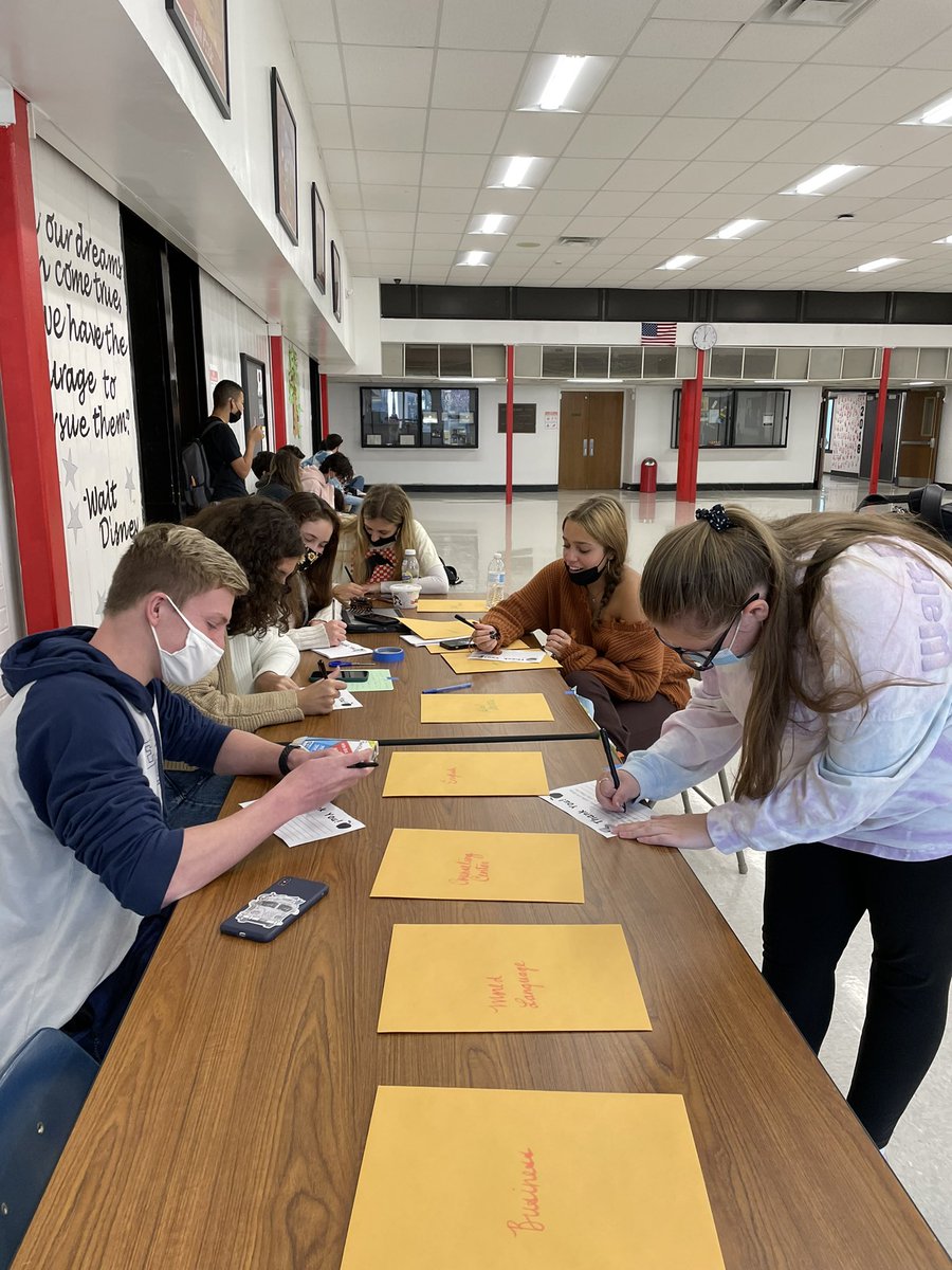 MsKostopoulos's tweet photo. #NEHSupdate: Last week, #NEHS celebrated #NationalDayOnWriting by setting up a table during the school day and encouraging students to write thank-you letters to faculty and staff. Their kind words were greatly appreciated! @ncte @SCSD_HSE @SmithtownCSD https://t.co/l7aSwkYBky