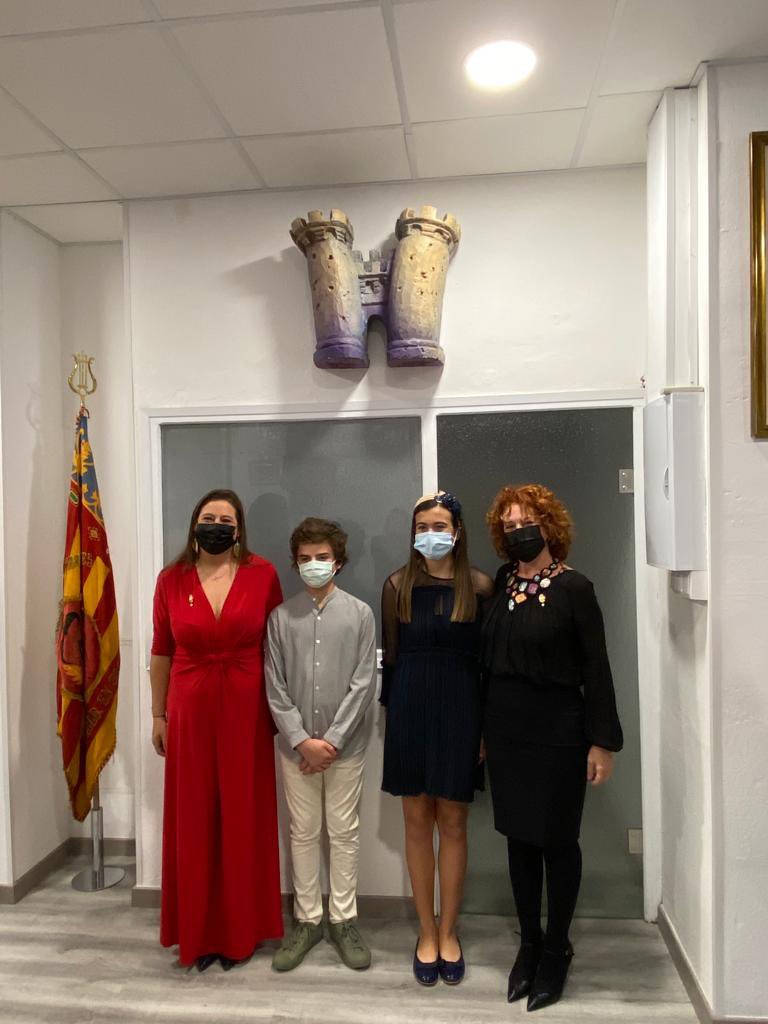 peudelacreu's tweet photo. Inauguración del nuevo casal de la falla Falla En Plom-Guillem De Castro.🤩 @EnPlom
🎁 Regalo de la Falla Peu de la Creu a la Falla En Plom-Guillem de Castro #GermanorFallera
#RoadTo150PdlC
#PdlC29
#EnCamíDel150PdlC
#Falles22 https://t.co/MRCMzfAlJ7