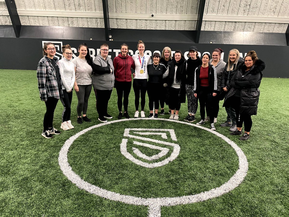 ObsSportScot's tweet photo. OSS Ambassador Kathleen Dawson @Dawson_Kathleen visited our research partner @streetsoccerSCO to see the 'Change Centre' in Dundee yesterday, and spoke about her experiences in her career and at the recent Olympics with the women's #Street45 programme #SheCanSheWill #SameTeam https://t.co/zoPSOYMlE3