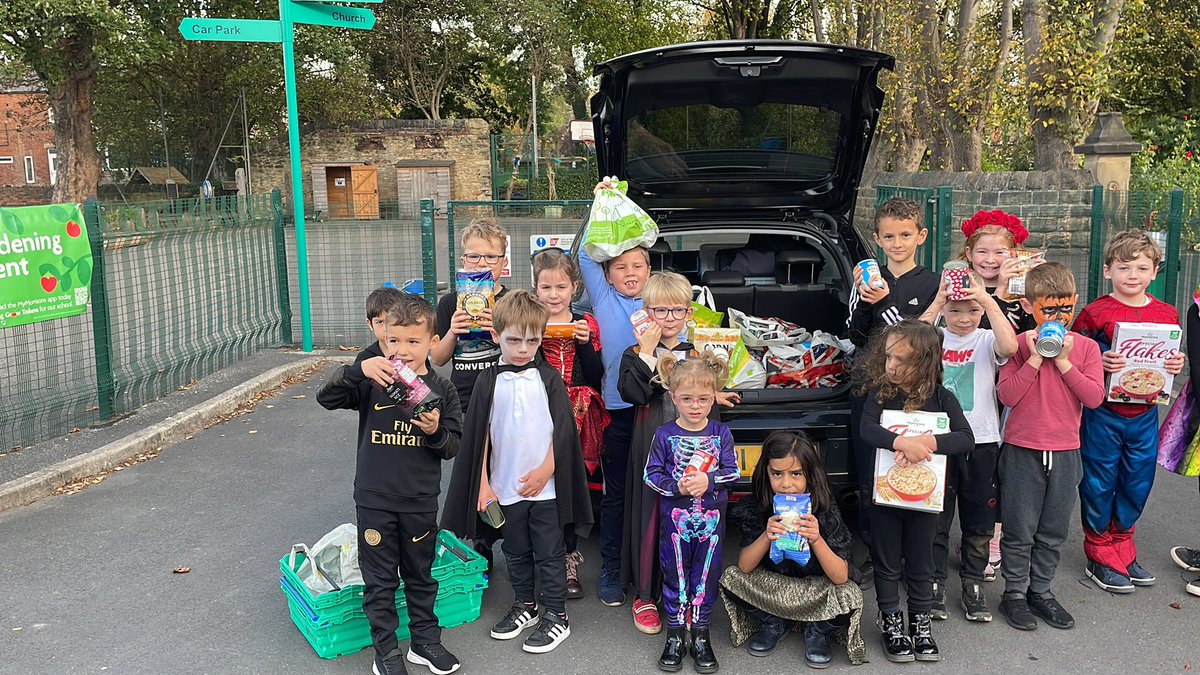 Thank you to everyone who donated this year to our Harvest Festival. <a href="/CalderGroveCC/">Calder Grove CC</a> came to collect our food bank donations today. All the children were happy to help load the car! #Harvest #Helping #FaithHopeLove