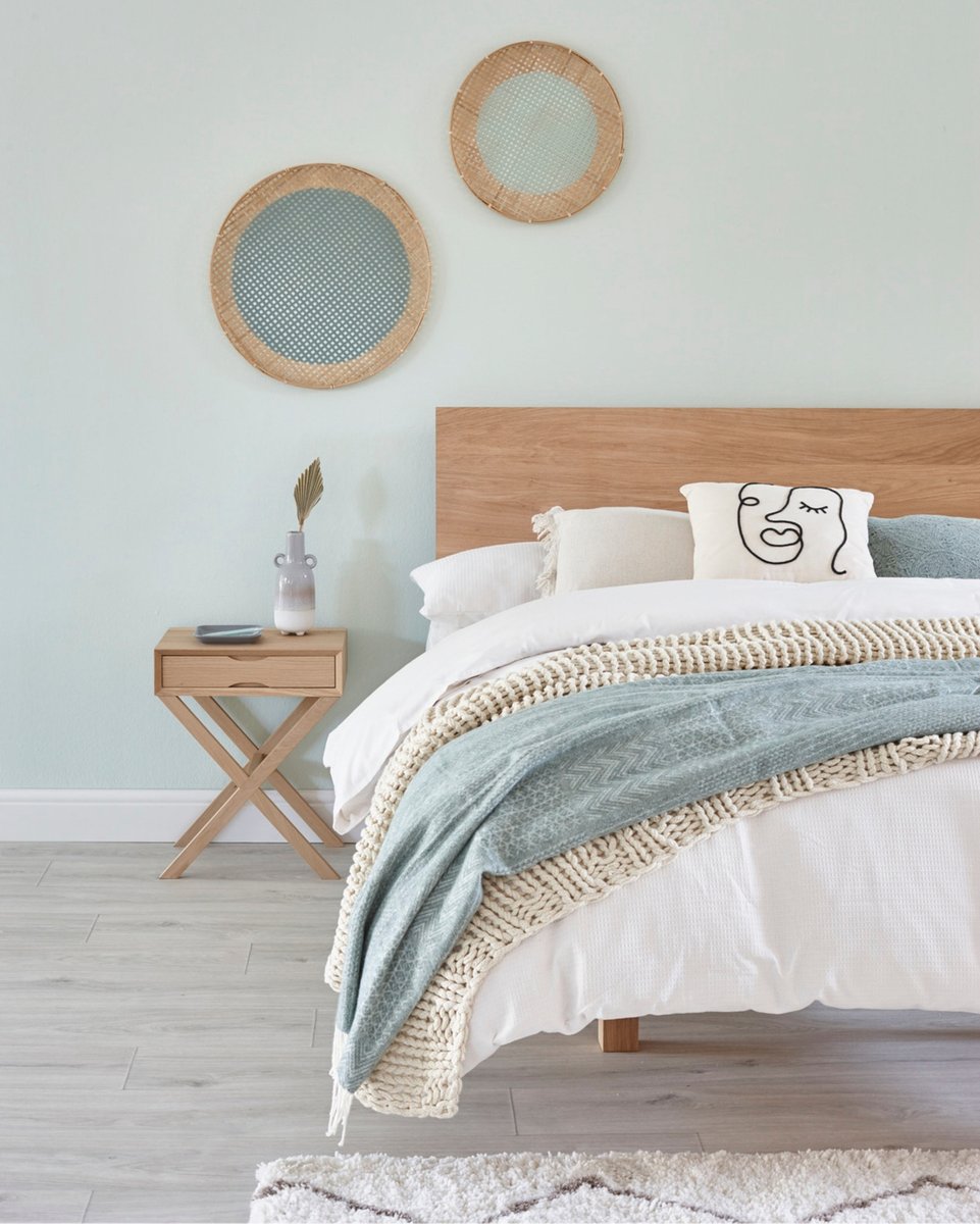 Urbansize_home's tweet photo. Introducing our FIRST EVER Urbansize Bed! 🥳🎉 It’s been a while in the making but we're chuffed to be launching this as part of our new Guest Bedroom Collection. 

Bring that hygge feeling into your sanctuary with simple clean lines and 100% sustainably sourced solid oak. https://t.co/3TGvNrzgi7