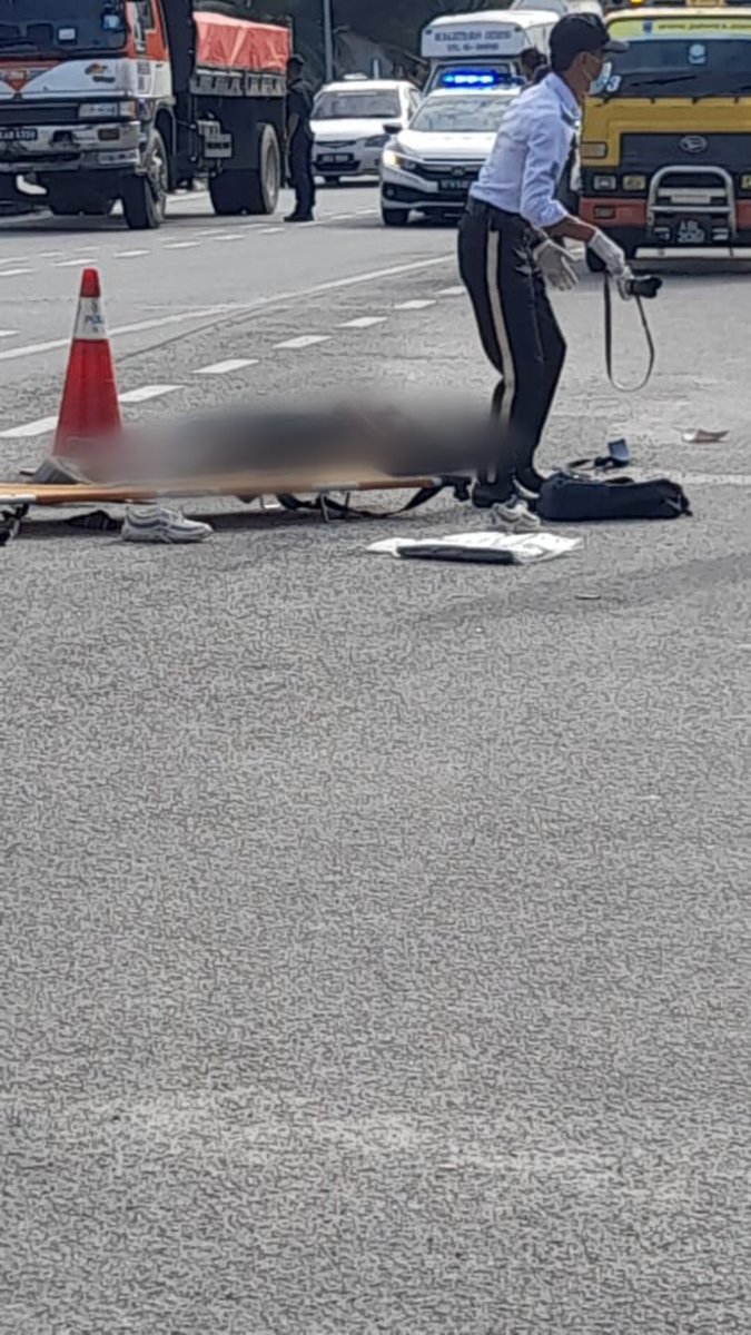 IKBMCrew_Info's tweet photo. PERAK 
27/10/2021.

Kemalangan maut melibatkan motosikal dan lori dekat Chemor pada hari ini. https://t.co/8ZZ44ePj7S