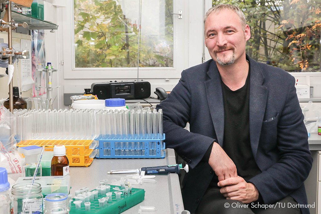 PROvendis's tweet photo. Mehr Effizienz in der #Medikamentenforschung: #StartUp #Serengen GmbH der @TU_Dortmund entwickelt #Technologie zur #DNA-Kodierung chemischer Substanzen, Wirkstoffsuche wird deutlich effizienter. #PROvendis vermittelt erfolgreich #Lizenzvertrag:
https://t.co/CAfb955xFh
#NRWHIP https://t.co/wqwTRdsAAx