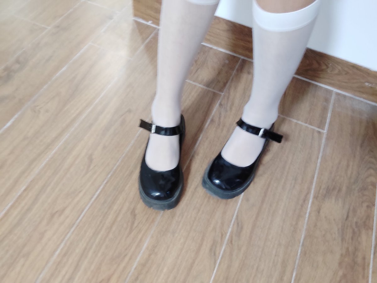 Zzming01's tweet photo. ~~
#伪娘 #伪娘日常 #伪娘丝袜 #女装男子 #jk皮鞋 https://t.co/yu8EACX8wf