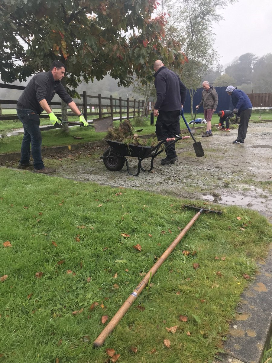mallott1's tweet image. Great work by all @LionsTavistock @TavistockTC, Robey Trust and amazing donations/support from @BuildingTinhay and @CentreHire - real community effort with yummy goodies too! 🍰☕ read more:
tavistockcommunityfc.co.uk/news/many-hand…!