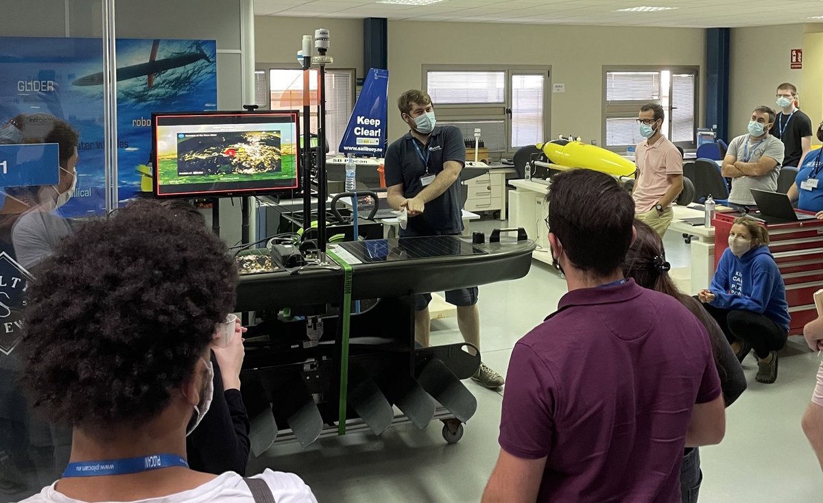 GliderPLOCAN's tweet photo. After theory-basics intro (Thanks #MiquelMoll - #EMS) it’s time to start lab session for technical practicing #WaveGlider #USV @LiquidRobotics @EUMarineRobots @marum_de @Euro_Sea @EuroGOOS @TechOceanS #ICTSNews #OceanObserving #OceanRobotics #TodosConLaPalma @agenciaiisi @plocan https://t.co/NltjjEGwSY