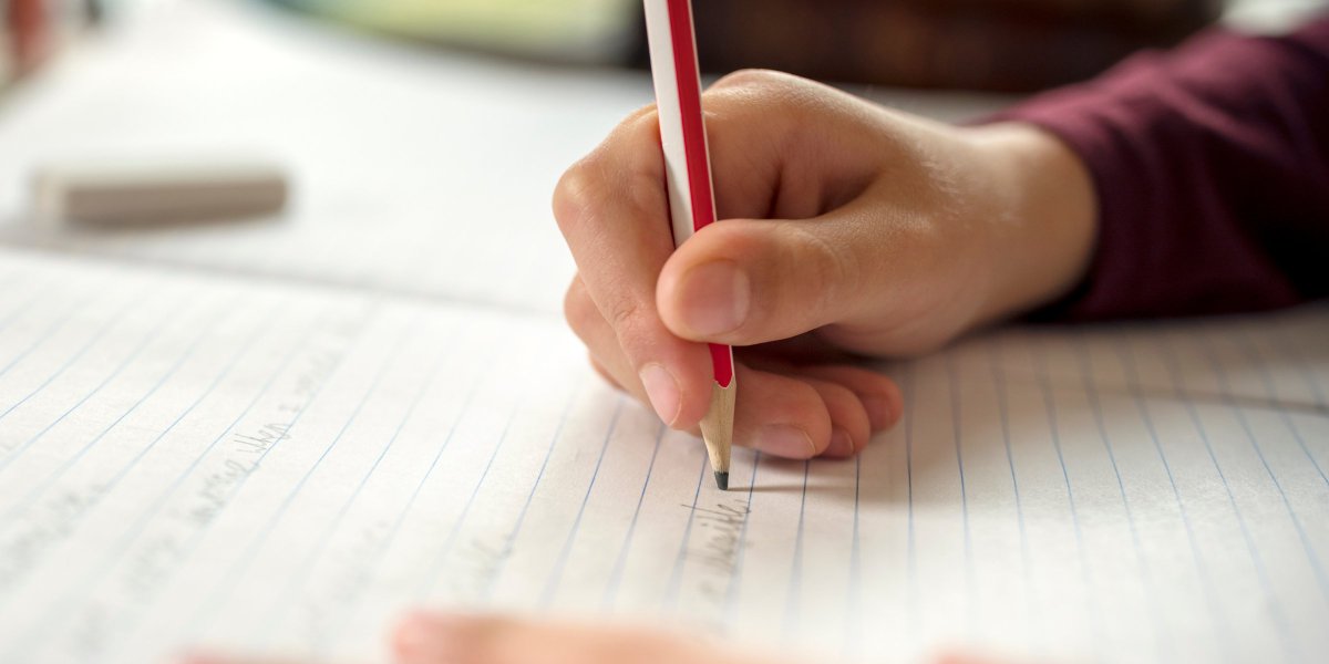 New analysis published on #NationalMentoringDay, undertaken by the <a href="/PovertyAlliance/">The Poverty Alliance</a> on behalf of The Robertson Trust, examines evidence on the effectiveness of mentoring and tutoring for children and young people living in poverty.

📄Read the full report: bit.ly/2ZwfuVa