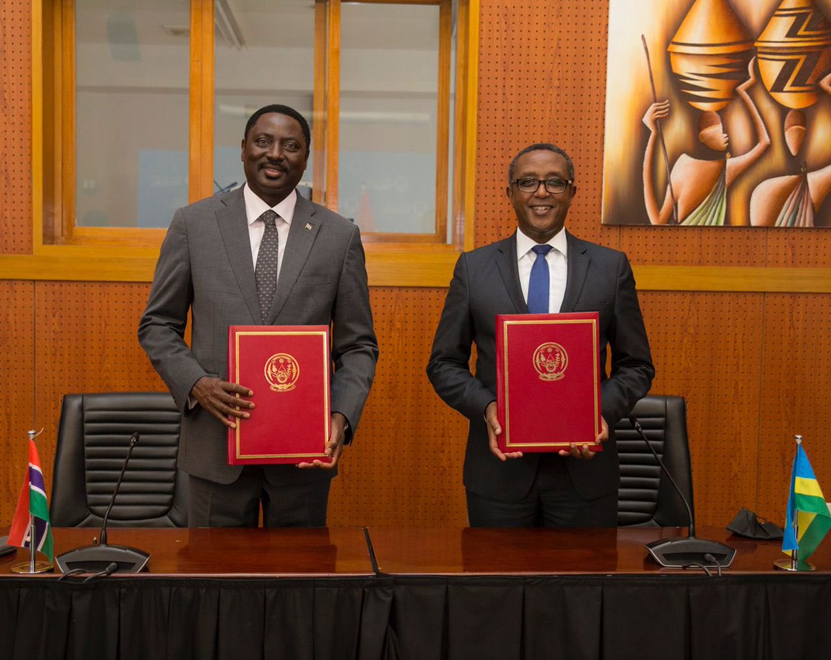 RwandaMFA's tweet photo. 🇷🇼 🇬🇲
Minister @Vbiruta received his counterpart, Minister Mamadou Tangara of #TheGambia. They committed to strengthen bilateral and multilateral cooperation and signed a General Cooperation Agreement between the two countries. https://t.co/JGfdpRAHjT