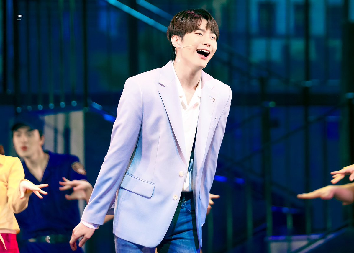 chic__95's tweet photo. 211023 사랑했어요 커튼콜 HQ

사실대로 말해봐.. 너 아기멍게야?

#승식 #강승식 #SEUNGSIK
#빅톤 #VICTON #사랑했어요 #기철 https://t.co/uMKPzYsWU1