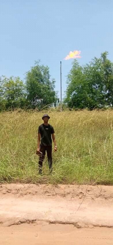 MasquesRDC's tweet photo. Torchage de gaz permanent pratique prohibée par les lois du pays, par délinquance écologique, #perenco joue aux sourds, cette pratique a indisposé l'agriculture de moanda.@UKinDRC @WWFRDC @Evebazaiba @radiookapi https://t.co/7X1Jd4G1XG https://t.co/DzE4CMwR9a