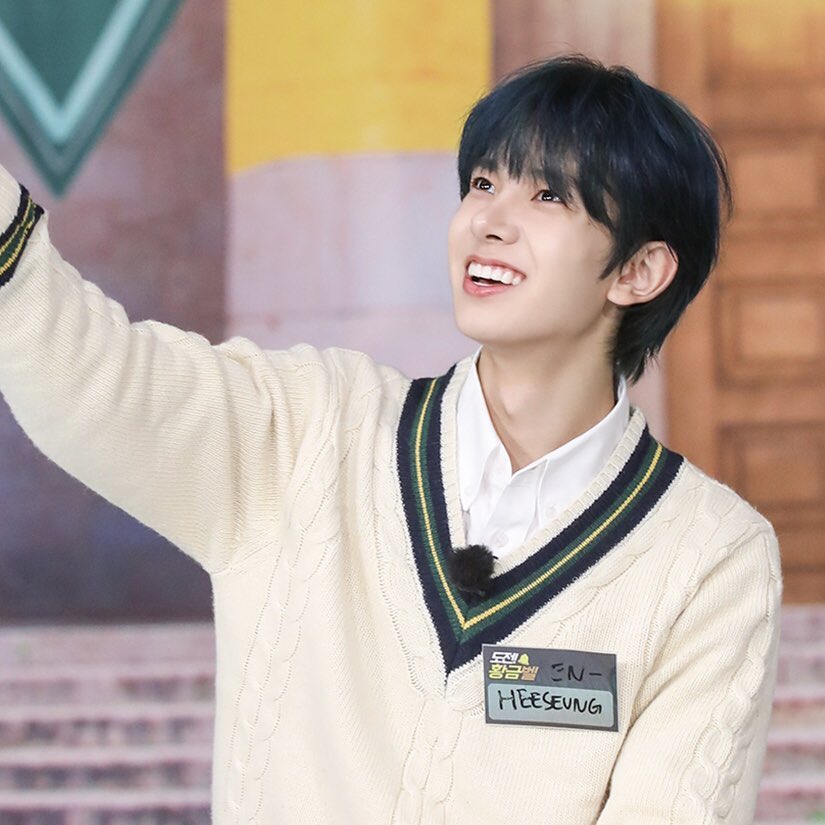 #heeseung owns the most beautiful eyes and smile