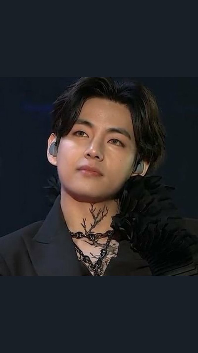 umme_kals00m's tweet photo. And yes its none other than Kim Taehyung 😍
I vote for Kim Taehyung as the most handsome man of 2021 for #TBworld2021
Go vote for him
#themosthandsomeman2021  #KimTaehyung #taehyung #v #taetae #TBworld2021 #Tbworld #TBworld2021 https://t.co/VCoDSZ2UFe