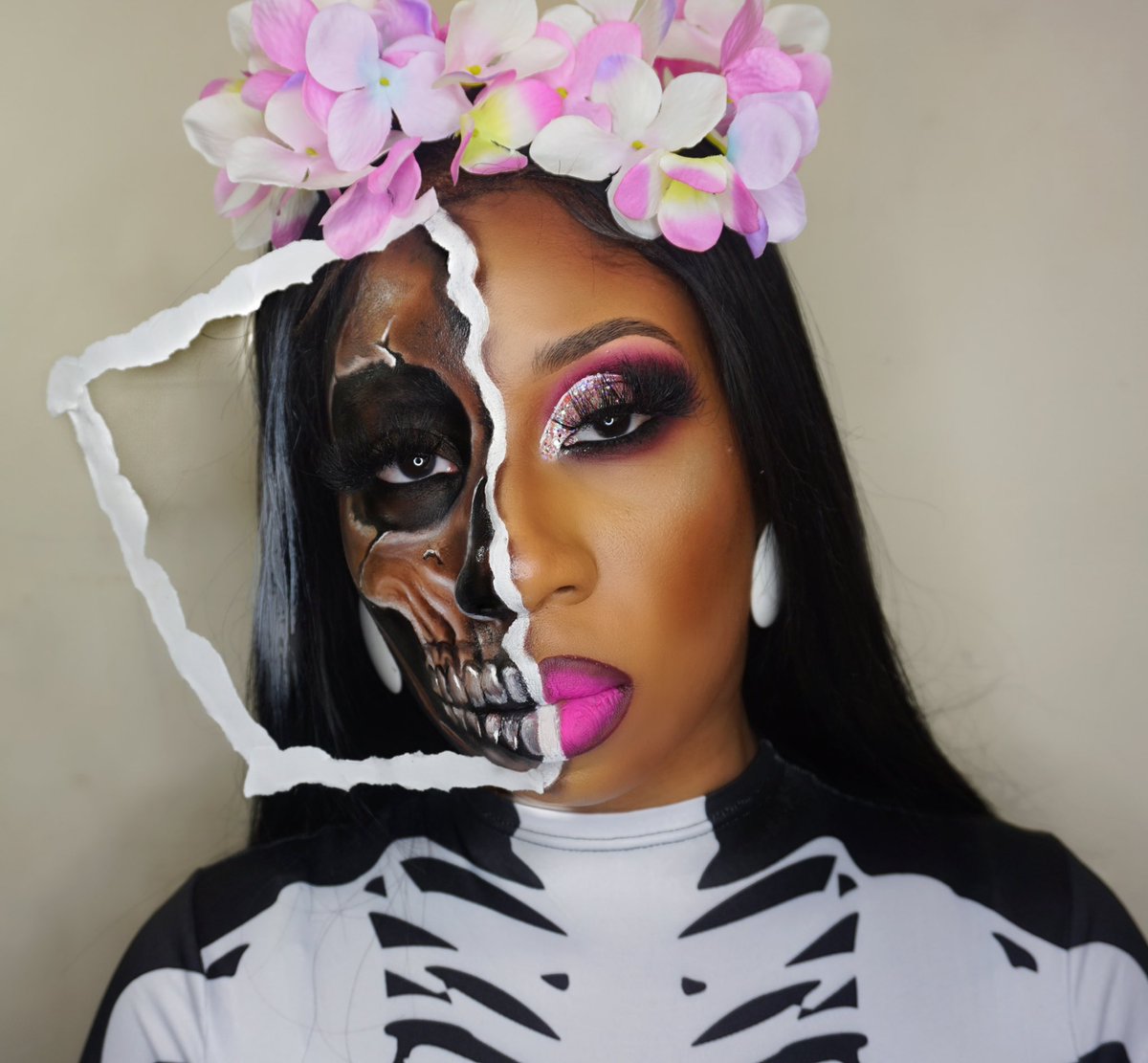 ReigneBy's tweet photo. Picture Perfect Skull💀
@TheCrayonCase 
🖍Fruits lippie
🖍Pink Notepad
@fruitscosmetics 
🍎Coconut base
@mehronmakeup 
@MACcosmetics 
NC 45 and 42 pro longwear concealer
@plouiseacademy @tylerperry @ultabeauty @Sephora @Walmart https://t.co/DeloGPArUc