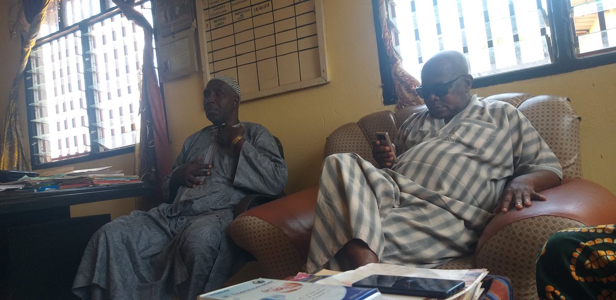 Cet après-midi, le maire de Kouroussa, M. Condé et ses collaborateurs ont reçu la visite des sages conduite par l'Imam de la grande Mosquée de #Kouroussa, Elhadj Baba Cissé pour exprimer leurs joies et bénédictions suite à la nomination de Dr. <a href="/morissanda/">Dr. Morissanda Kouyaté</a>, ministre. #LocalOpenGov