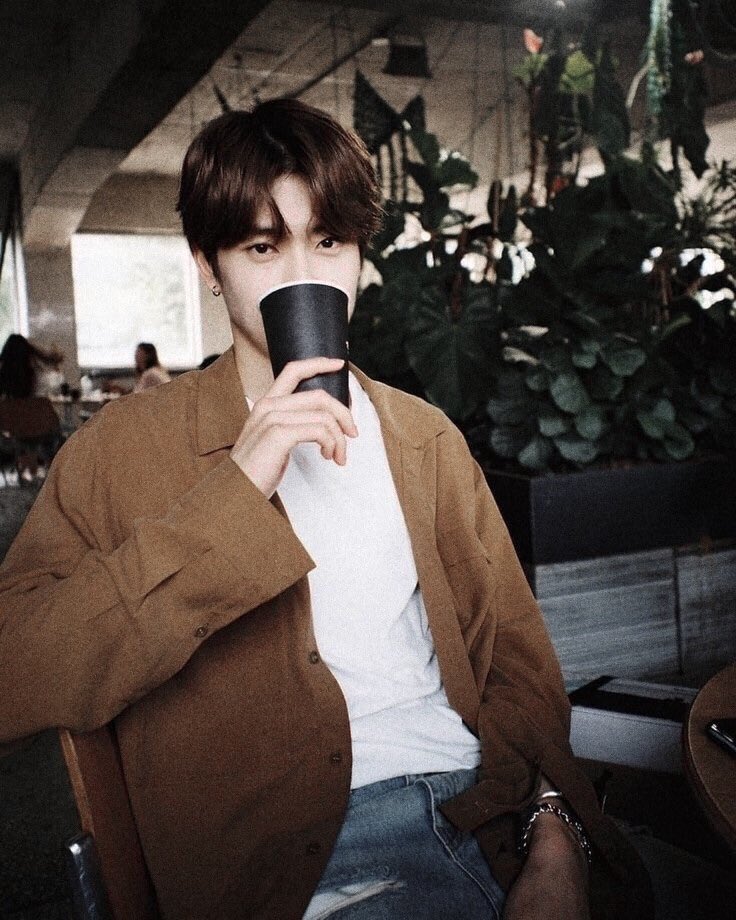 notelunaire's tweet photo. ⠀⠀ ⠀⠀ ⠀
⠀⠀ ⠀⠀ ⠀ ﹟˖ ݁ 🍴 .⋆، #RSINCGR.
⠀⠀ ⠀⠀ ⠀ © notaIunar + #GRRS.
Mientras iba en busca de un buen lugar para desayunar, tuve la oportunidad de encontrarme con Lander, en un negocio cercano. Claramente aproveché para compartir tiempo con él.
⠀⠀ ⠀⠀ ⠀ https://t.co/DAvKjpWsrF