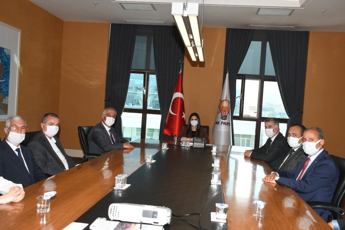 tohob's tweet photo. Heyetimiz,
@Akparti Genel Başkan Yardımcısı ve Sosyal Politikalar Başkanı Sn @jsarieroglu Hanımefendiyi makamında ziyaret ettiler.
Sn Bakanımıza ilgileri için teşekkür ederiz. https://t.co/XfD2PCbBeQ