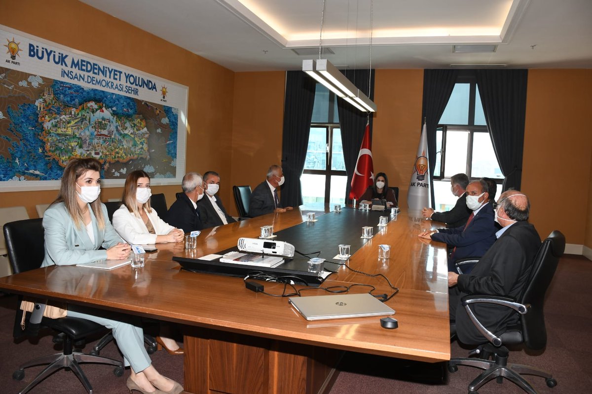 tohob's tweet photo. Heyetimiz,
@Akparti Genel Başkan Yardımcısı ve Sosyal Politikalar Başkanı Sn @jsarieroglu Hanımefendiyi makamında ziyaret ettiler.
Sn Bakanımıza ilgileri için teşekkür ederiz. https://t.co/XfD2PCbBeQ