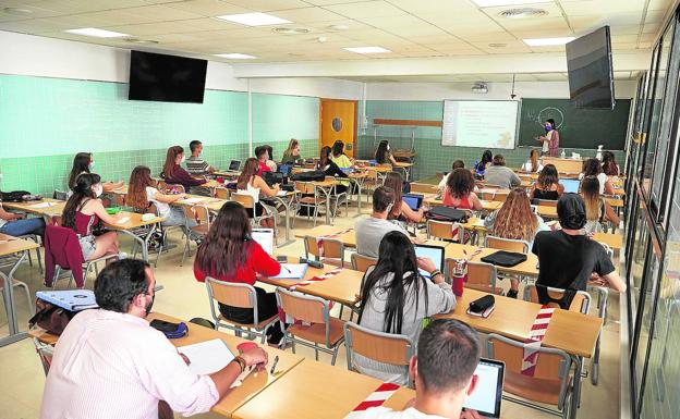 mafapla65's tweet photo. Estudiando informática #enclasedenika https://t.co/iWypdanDKa