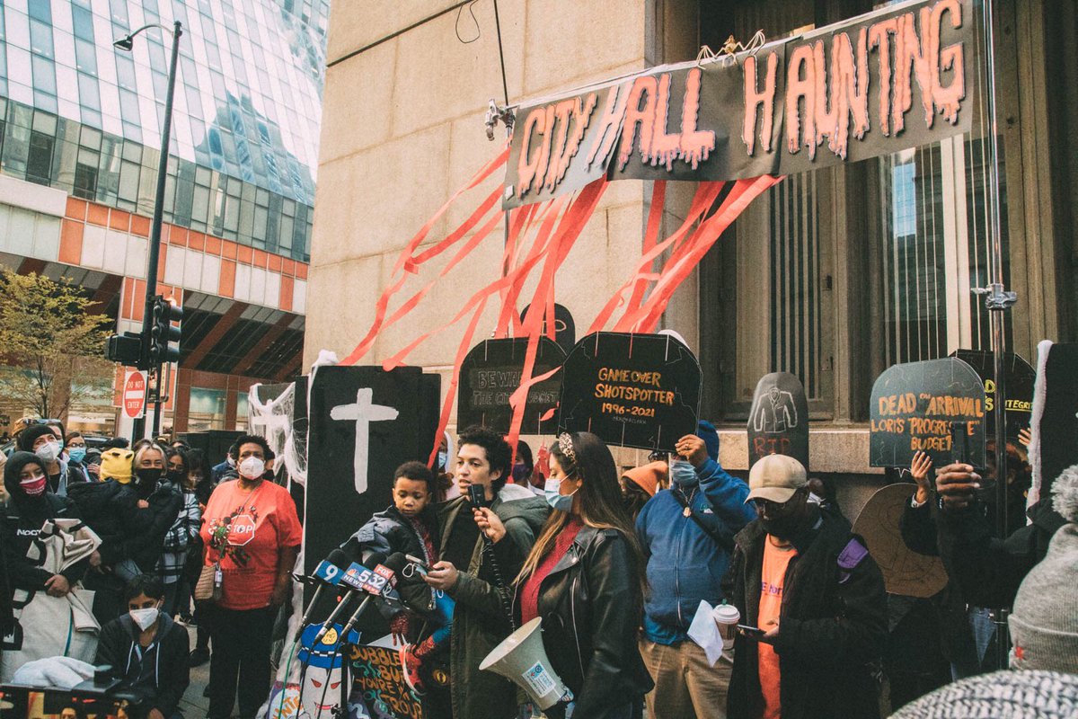 thought_poet77's tweet photo. A Haunting at City Hall/Another Call for Community Resources & to #StopShotSpotter..
#ThoughtPoetsOpinion #dreamtrapping #DefundCPD
#WeKeepUsSafe #ChicagoWithoutPolice #StopShotSpotter #CancelTheContract #OurChiBudget2022 #TreatmentnotTrauma
@defundcpdchi
@BPNCchicago https://t.co/N8J04XKOeq