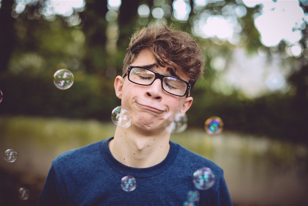 LeThomasOFF's tweet photo. Le youtubeur belge #JimmyLabeeu fête aujourd’hui ses 26 ans. 🎉🎊
En septembre 2021, sa chaîne compte 2,15 millions d'abonnés. https://t.co/aDbFfi2RJM