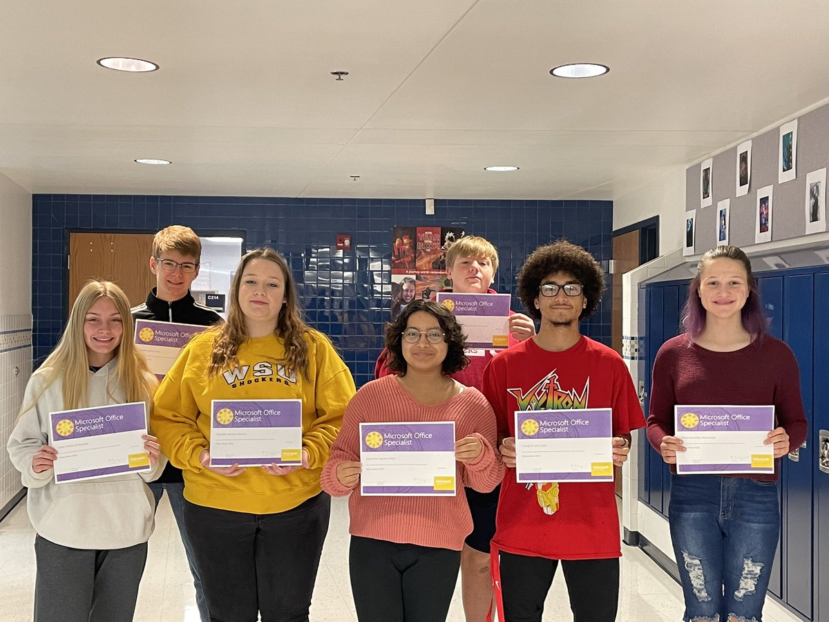 KBerMay1's tweet photo. Clearwater’s newly Microsoft Office Specialist Certified.   So proud of these kids passing this national industry exam.@ClearwaterCHS https://t.co/pwFoGQHN5a