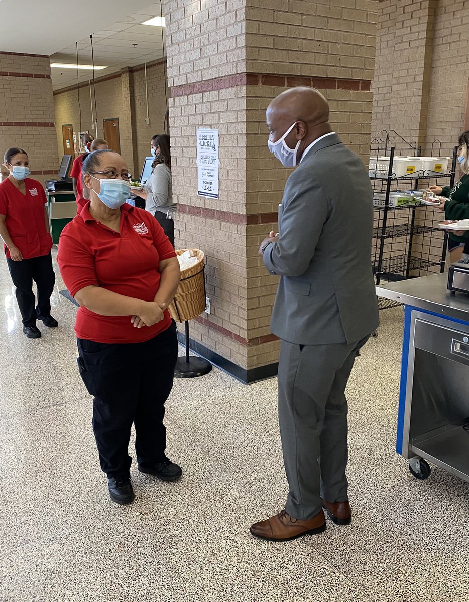 collinshill's tweet photo. Thank you very much to Dr. Watts for visiting Collins Hill today. We greatly appreciate the district support for our students, faculty, staff, and community! #safeandsecureschools https://t.co/yD2VhhUbyO