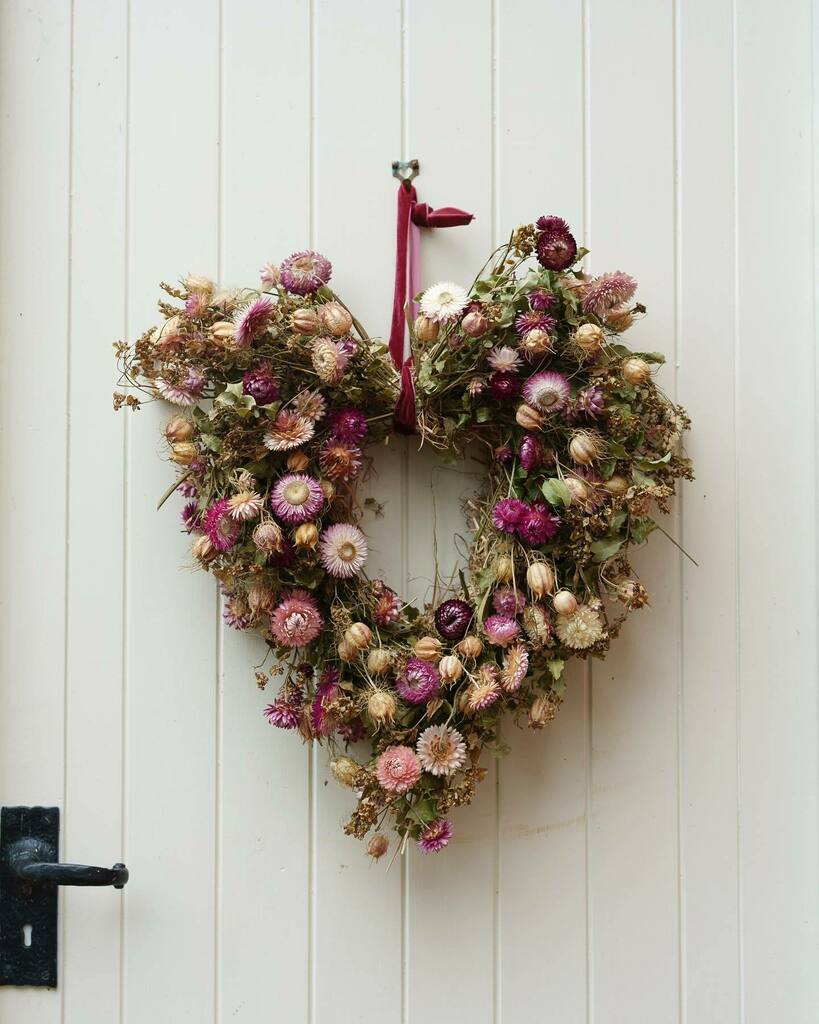 I spy with my little eye…
.
.
A heart shaped dried flower wreath….
.
.
Signifying hope and luminance as we move into the darkest of seasons and the clocks go back this weekend. 
.
.
I spy ? Well just been playing this in the car with the miniatures w… instagr.am/p/CViY6k6shfl/