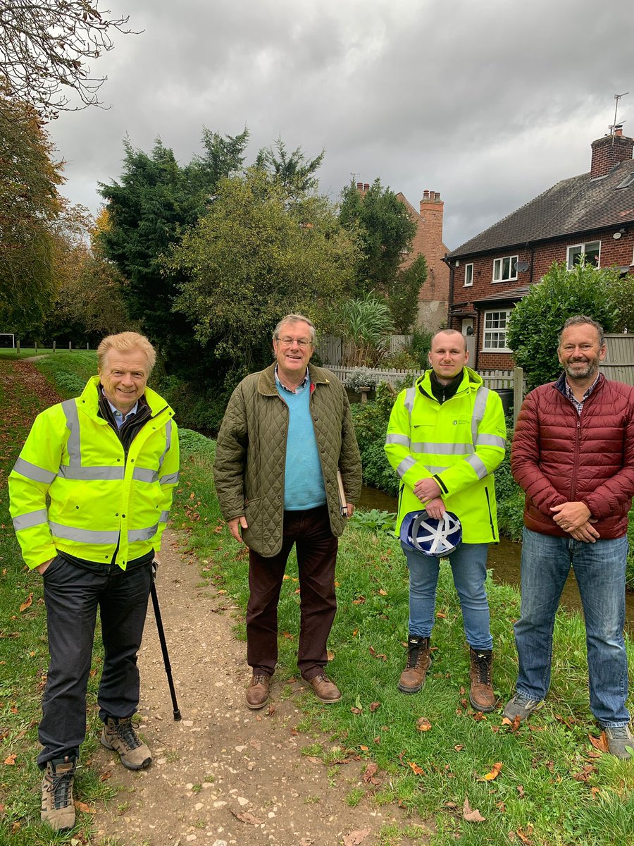 FlagLowdham's tweet photo. Councillor Neil Clarke from @NottsCC conducting a visit to @EnvAgencyMids work repairing flood defences in @LowdhamParish. Very positive messages in all directions. Special praise for @viaeastmidlands clearance of culverts. https://t.co/ng0QEqYSpH