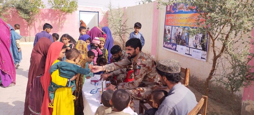 فرنٹیئر کور بمبور رائفلز کی جانب سے ایک روزہ مفت طبی کیمپ کا انعقاد ۔ کیمپ میں ماہر ڈاکٹروں کی نگرانی میں سینکڑوں مریضوں کا معائنہ اور ادویات کی تقسیم
Our Forces Our Pride 🇵🇰❤️