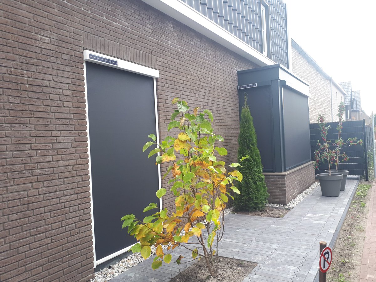 Mooie windvaste screens geplaatst in Houten en Veenendaal. fremazonwering.nl
#screens #solarscreens #zonwering #zonneenergie #Fremazonwering #zonweringspecialist #regio #Rhenen #Veenendaal #Ede #Wageningen #Utrecht #Gelderland #Betuwe e.o.