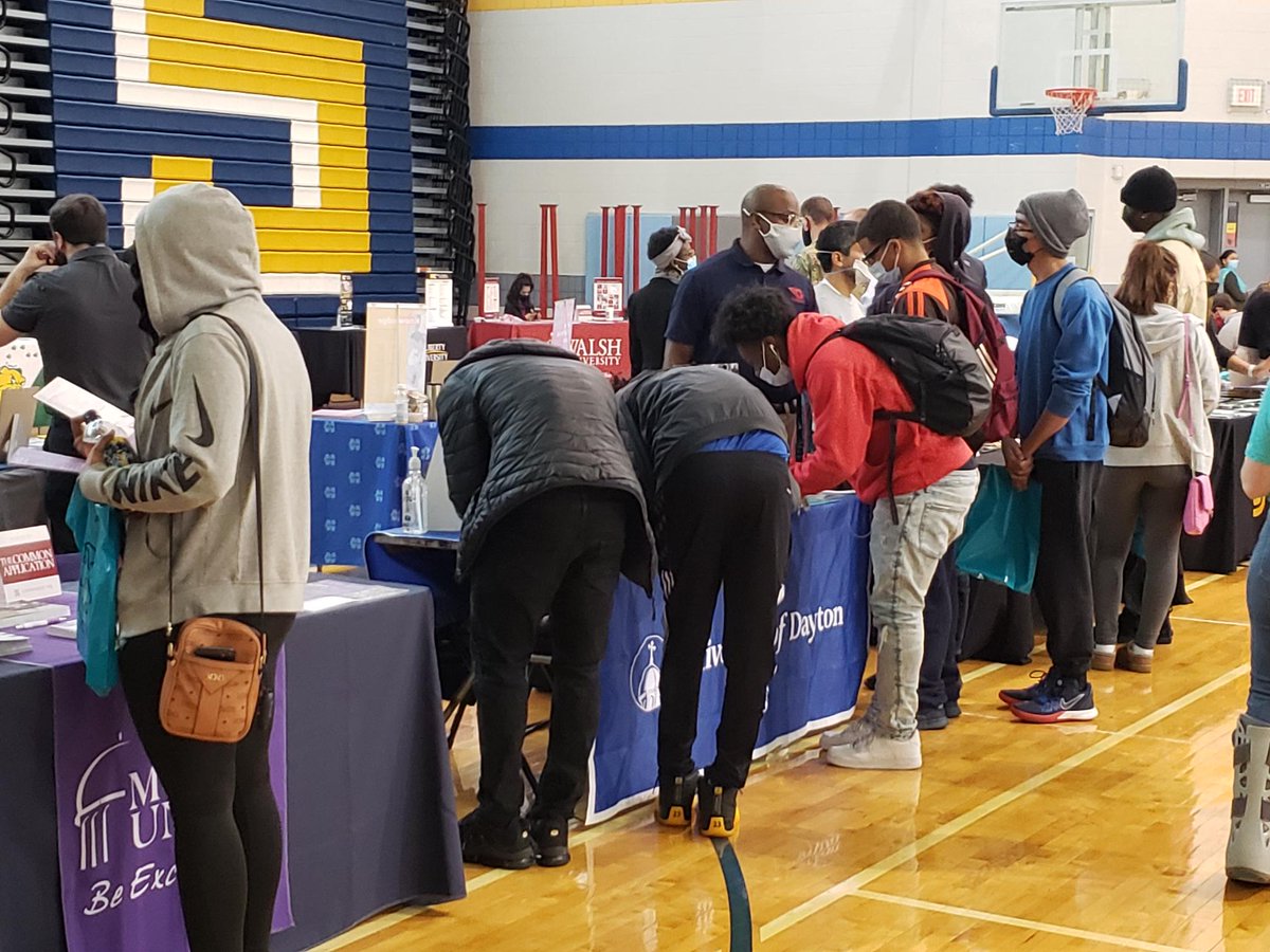 October is College Application month. Today & tomorrow is the @CLEMetroSchools @HECGCLEVELAND @SayYesCleveland @CollegeNowGC Cleveland Goes to College Fair at East Professional Center, with over 75 colleges & universities available to all CMSD juniors, seniors and families!