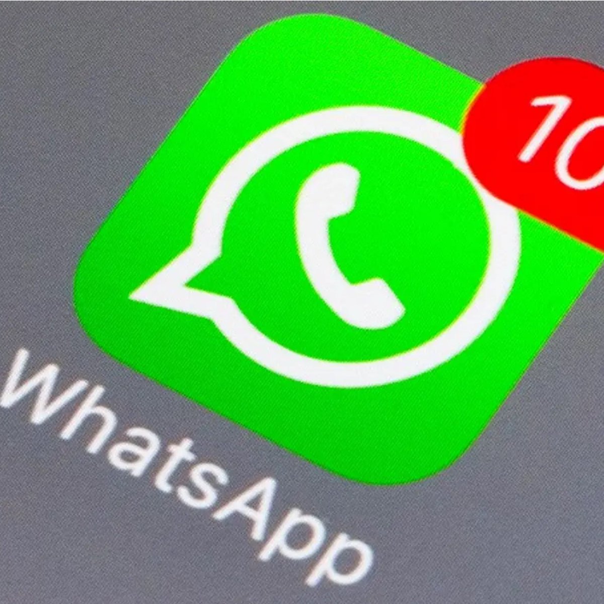 The_TechCompany's tweet photo. ๐WhatsApp will stop working on a lot of older handsets in November including the iPhone 6
Basically devices with an operating system equal to or lower than Android 4.0.3 . Or, in the case of iPhone , devices with iOS 9 and earlier.
#timeforthatupgrade #newphonetime https://t.co/yjJRnWMvKR