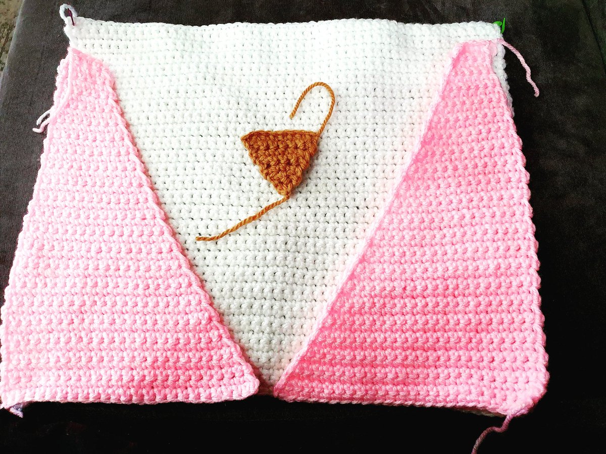 neomakeup's tweet photo. 2nd clue....!?
#Handmadewith❤ https://t.co/YbG3vp89Zd