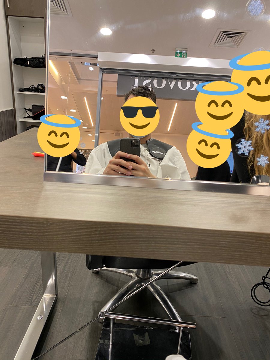 tomchambon's tweet photo. La formation: partout, tout le temps, aujourd’hui pour encourager les étudiants de CAP coiffure du CFA de Meaux, bon courage à vous ✂️💇♂️
#voieprofessionnelle #coiffeuses #CAP #BEP #CFA #MEAUX https://t.co/GqHkm6RFgK