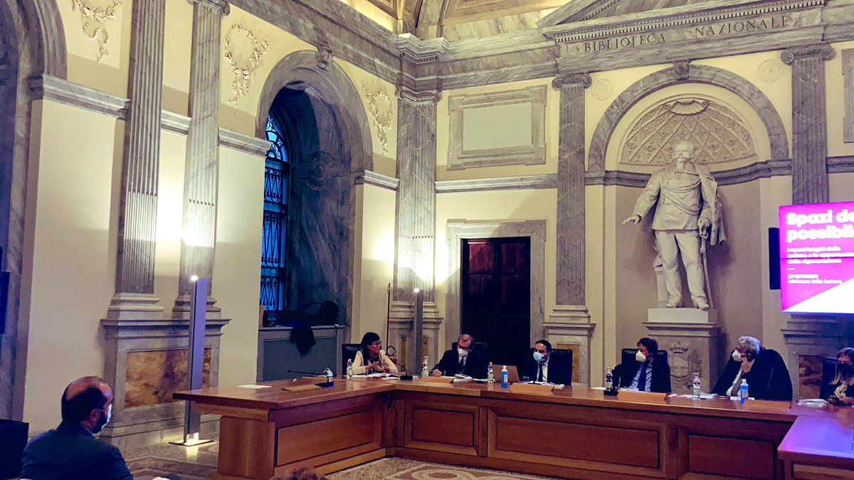 L’attivismo degli artisti si incontra con l’ibridazione tipica di questi centri dove spesso l’atto artistico trova lo spazio per uscire dalle maglie e dalle norme delle istituzioni culturali <a href="/lindipietro/">linda di pietro</a> per #Spazidelpossibile al <a href="/MiC_Italia/">Ministero della Cultura</a>