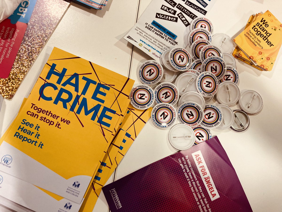 56deanstreet's tweet image. Huge thanks to PC Andy de Santis from @metpoliceuk for visiting us today to help our team learn more about how we can support those who have experienced hate crime, especially from the LGBTQ+ community #NO2HATE