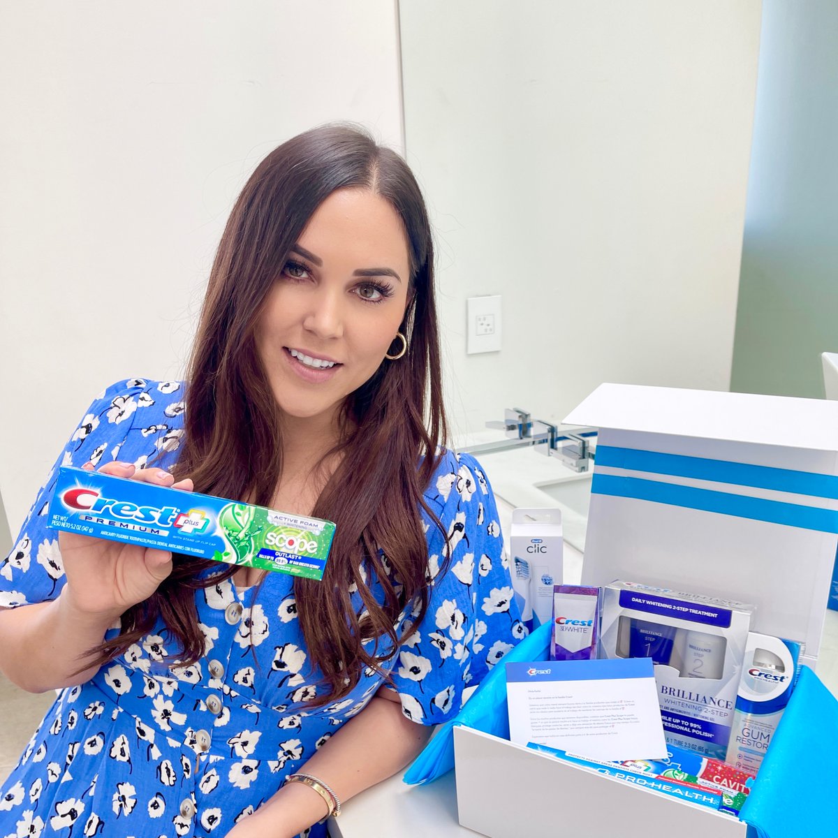 ¿Por qué <a href="/karlaceliss/">Karla Celis</a> le llama a <a href="/Crest/">Crest</a> Plus Scope “la mamá” de todas las pastas de dientes? Porque hace más de un trabajo a la vez. Le gusta que limpia, blanquea, protege, y además le da una sensación de aliento fresco por más tiempo. #Crest #CrestSmiles #BringOnTheSmiles