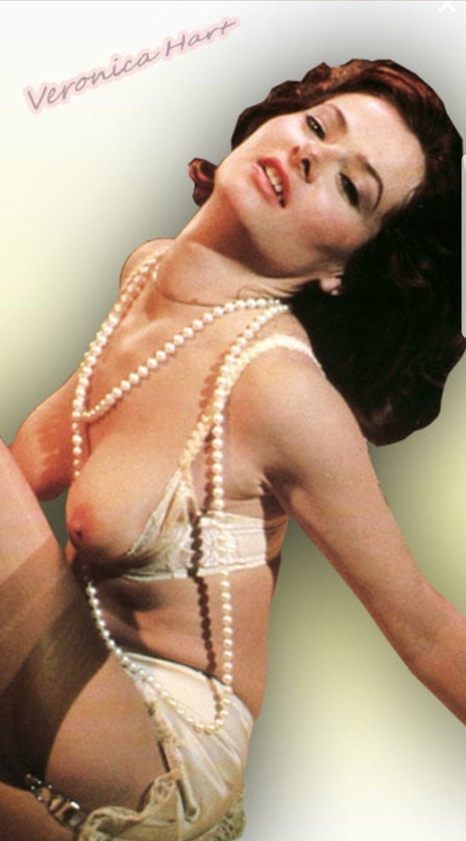 OlsenBenson2223's tweet photo. Born #OTD 10/27 Adult Film Performer &amp; Director #VeronicaHart Career start 1980 A superb actor who could do dramatic or comedic roles A beautiful woman who's scenes produced unmatched fire a magnificent vision on screen AVN &amp; XRCO Hall Of Famer Happy Birthday  To A Legend ❤🎂💕 https://t.co/E87r4hIfVP