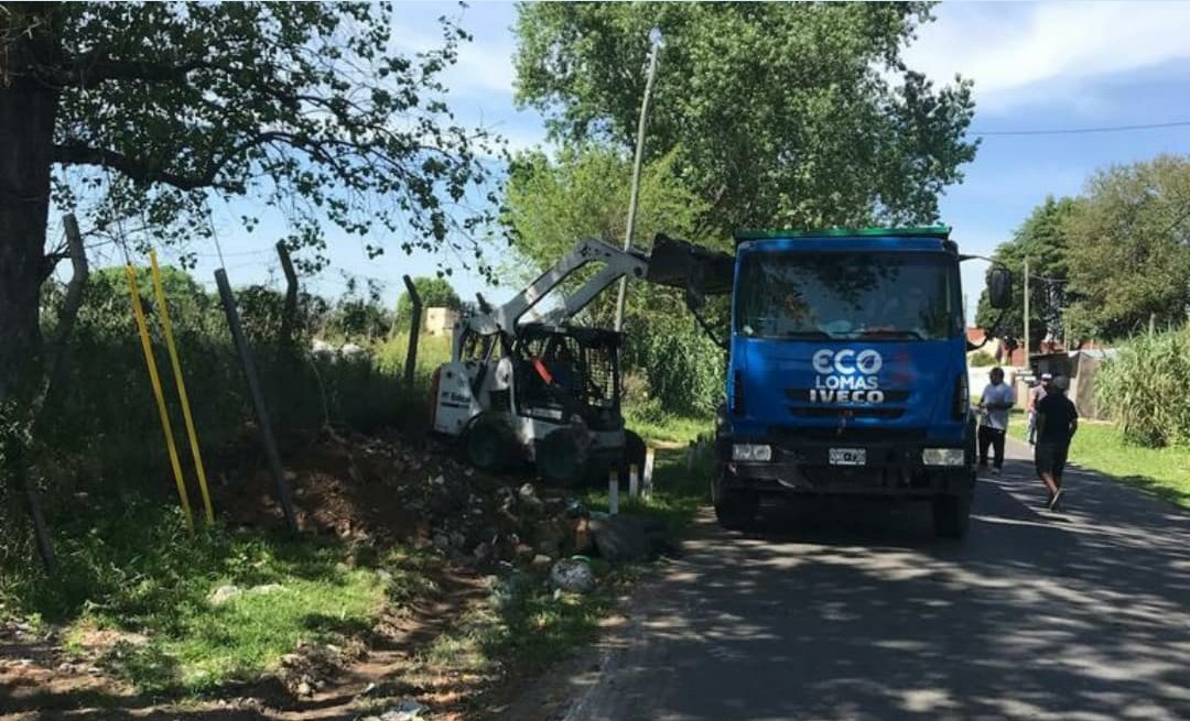 NUEVO ESPACIO RECUPERADO🌱🍃

Concretamos la puesta en valor de otra área degradada a través de un operativo en Caseros y Boquerón, Lomas Oeste.

Seguimos trabajando por una ciudad más limpia y verde 🌳

#EcoLomas