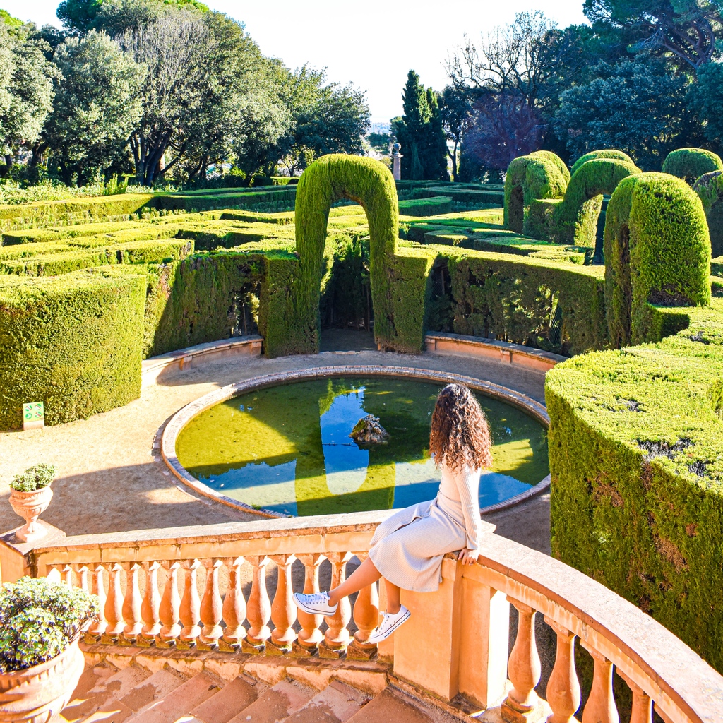 discover_must's tweet photo. Lugares mágicos en #Barcelona y alrededores ✨

🙋🏻 @de_mayor_quiero_ser_mochilera

📍Parque del Laberinto de Horta 🌱

📍Masía Freixa 🌿

📍 Ayre Hotel Rosselló

📍Plaza Sant Felip Neri

¿Has visitado alguno de estos musts?

Descubre la lista completa en nuestra app de Must. 📱 https://t.co/w742M5VCBI