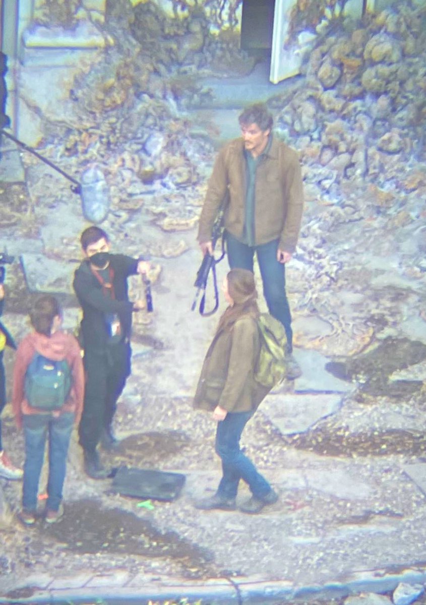 Pedro Miller, Anna Tess and BEllie Ramsey. ❤️
#TheLastofUs