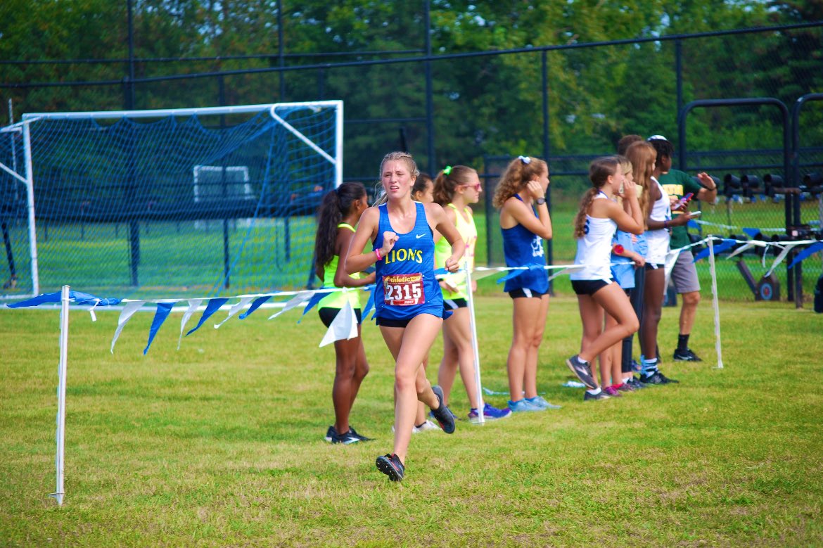 Lions have a busy weekend! 🏈@gahannafootball 🆚 Westerville Central on Friday ⚽️@GLHSSoccer 🆚 New Albany in the District Final on Saturday 🏐@GLHS_GirlsVB 🆚 Olentangy Orange in the District Final on Saturday 🏃‍♀️@gahannaxc race in Regionals on Saturday Good Luck Lions💙🦁💛