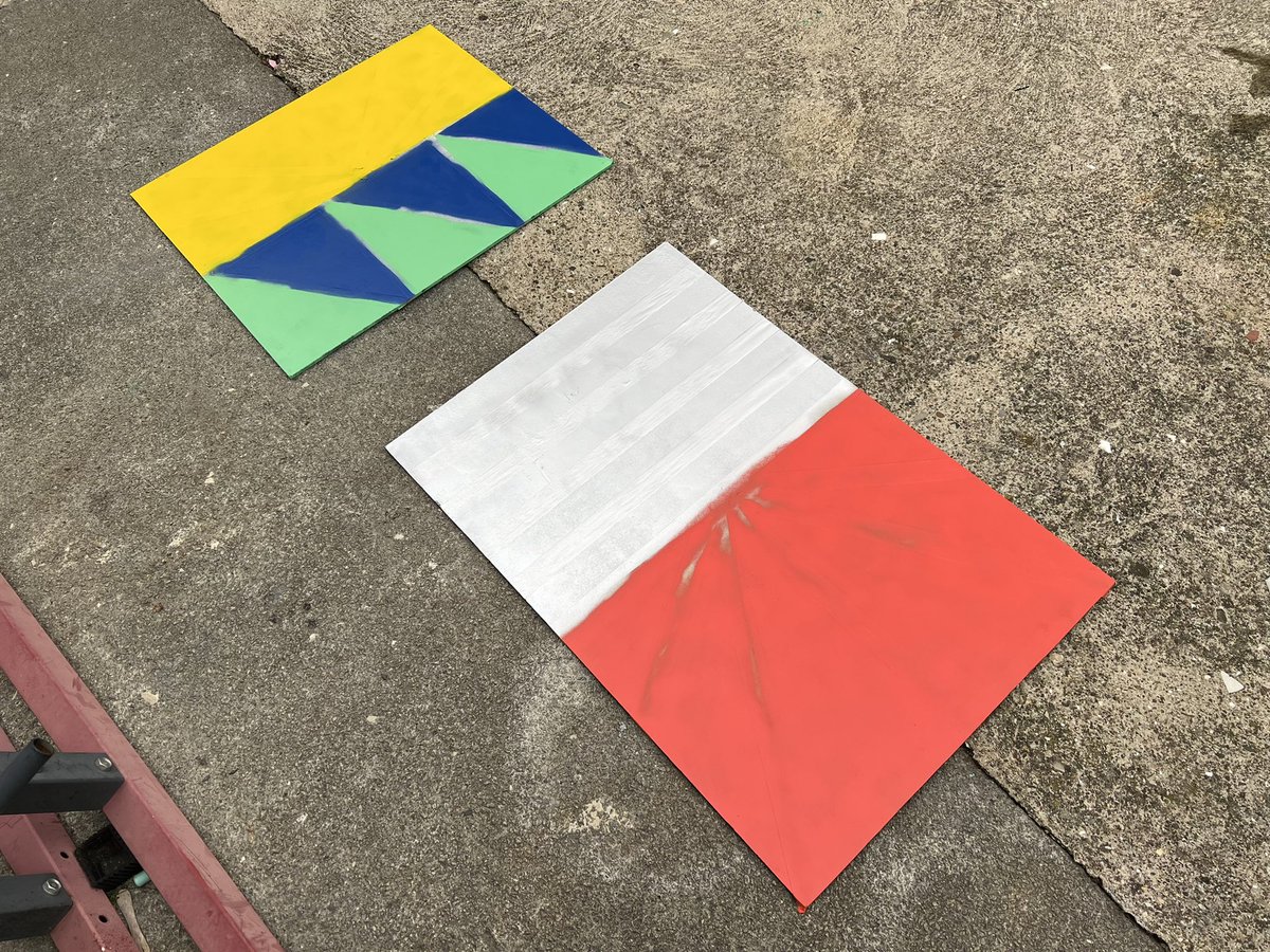 KomkovSergej's tweet photo. Tape pealing this evening 🙂 #hull #hullartist #spraypaint #design #freehanddesign #eastyorkshire #yorkshire #hull2021 #graffiti https://t.co/jyhMuoSPch