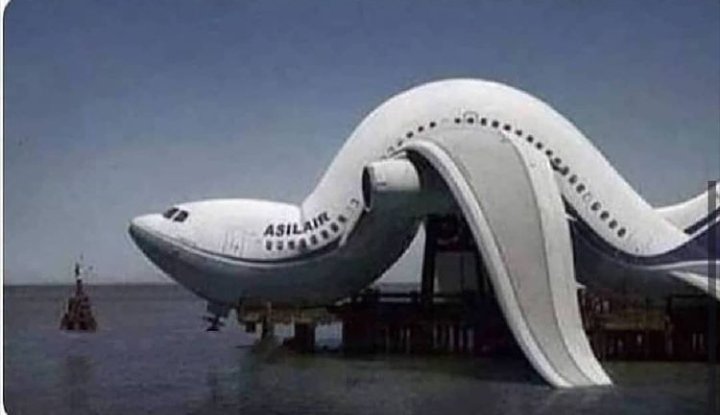 When somebody touches my neck with cold hands
Le me :😂😂😜