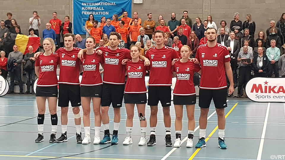 sporza's tweet photo. Waarom slaat korfbal maar moeilijk aan? "Je moet al goed zijn voor het leuk wordt"
https://t.co/ZhHtkZNbmb https://t.co/Jcb7xoPJLH
