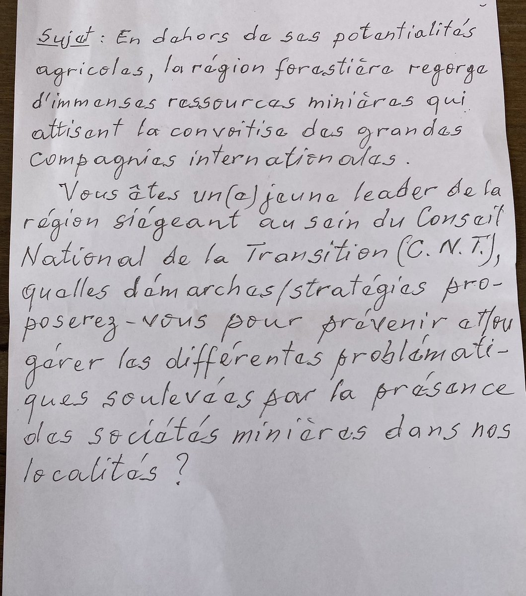 FacelyKonate1's tweet photo. Épreuve de rédaction concours d’accès au #CNT 😂. 
Option : Jeune 
Préfecture : #Nzérékoré https://t.co/cytST8qgD9