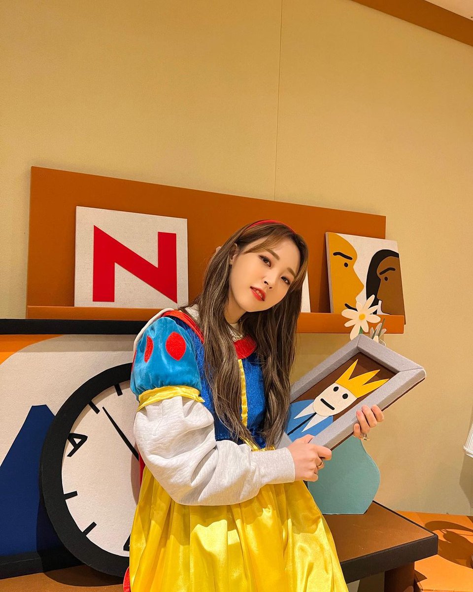 moonbyulgallery's tweet photo. [211027 문별 인스타그램 update]
mo_onbyul
🎃https://t.co/9Ppw0YZwhR

하트와 댓글 잊지마세요!
Don't forget to click ❤ &amp; write comments✍ 

#문별 #MOONBYUL #文星伊 #玟星 #ムンビョル #마마무 #MAMAMOO #ママム #byul2closet https://t.co/2JK00xZHjf