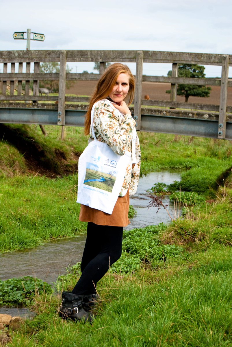 janeairpoetry's tweet photo. #JaneAir by the #rarechalkstream in #Biscathorpe carrying a bag that promotes the protection of #chalkstreams sponsored by the #LincolnshireCountyCouncil #LouthLeadernews #TheLincolnite #BBCNews #LookNorthBBC https://t.co/2ohnZy7JqX